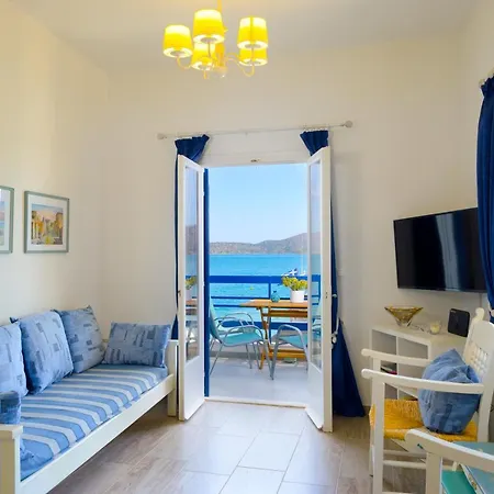 Marilena Seaside House *